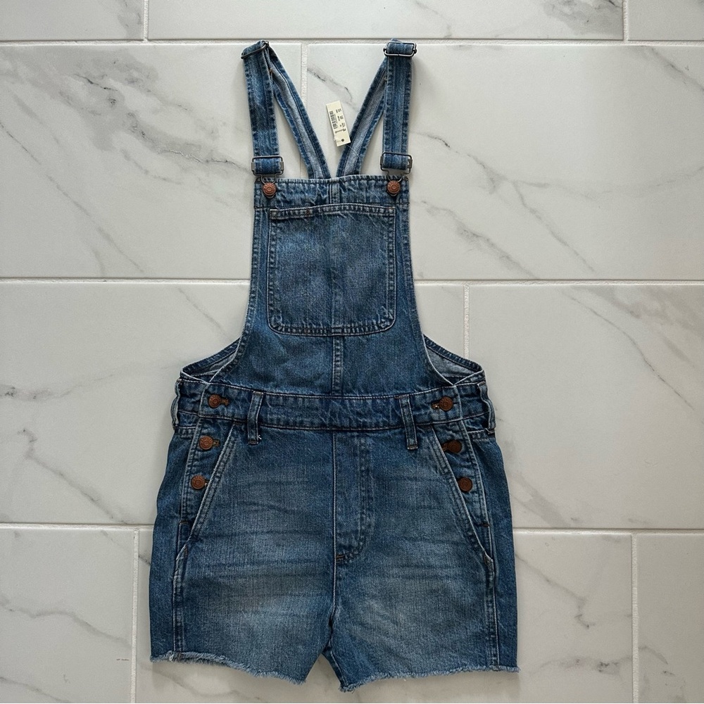 Madewell Adirondack Short Overalls in Dawkins Wash